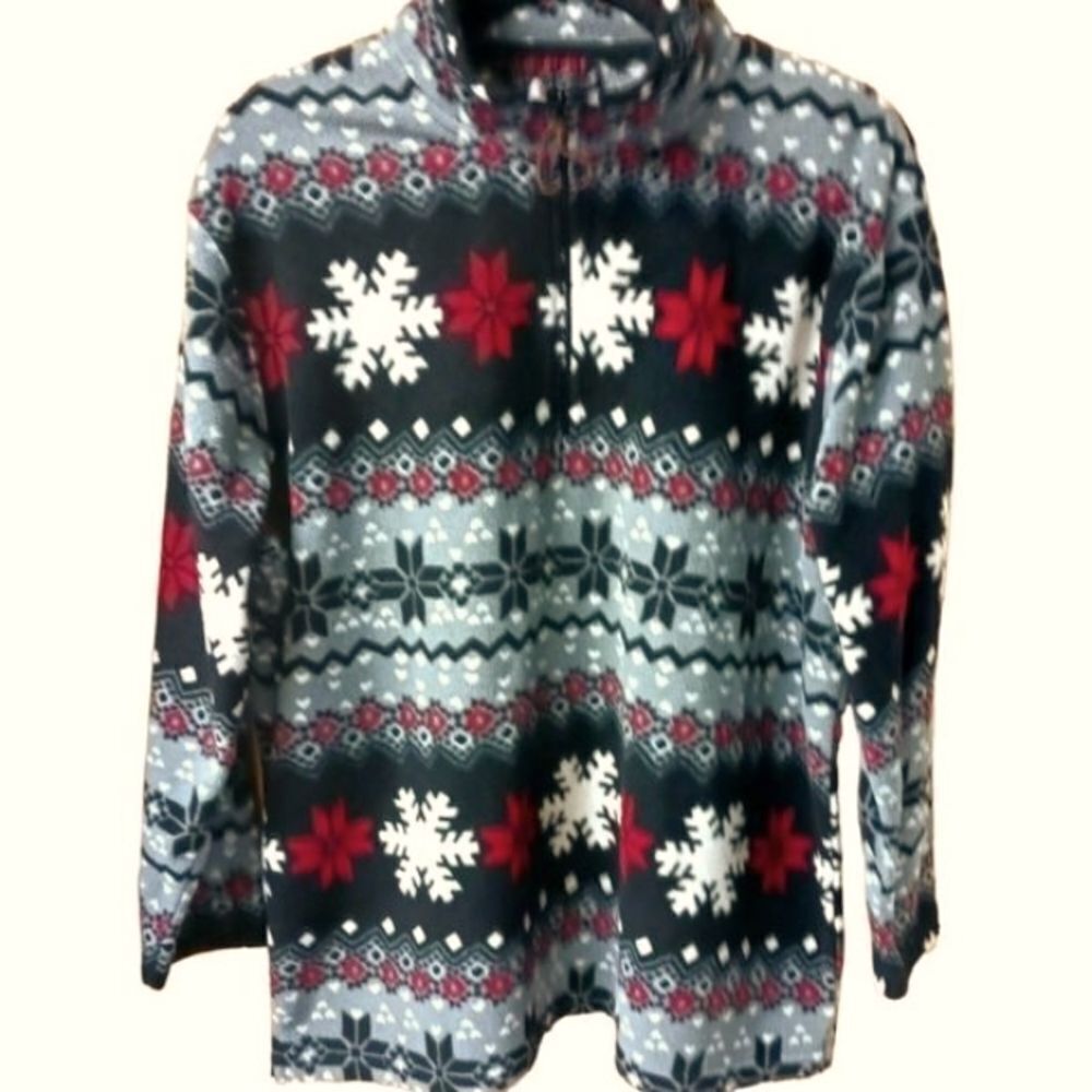 ESSENTIALS Plus Size 1/2 zip Snowflake Design Pullover. - Picture 6 of 10